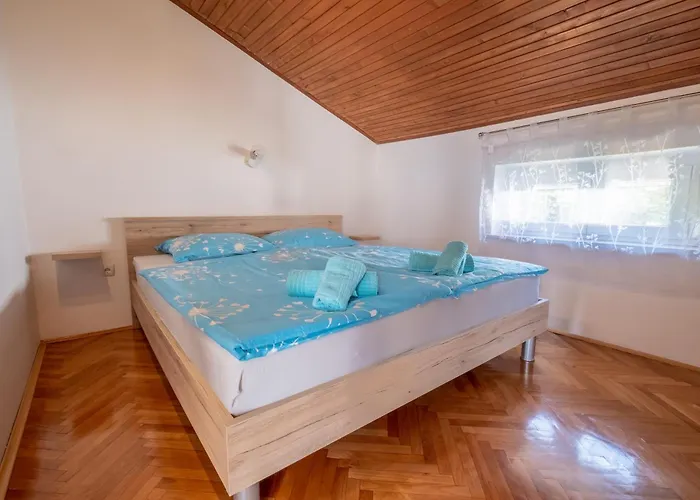 Apartment With Parking Space - 23289 Crikvenica